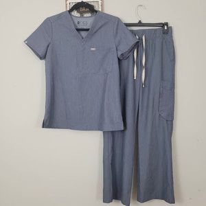 Blue / grey FIGs.  Size XS in top and bottom.